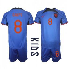Nederländerna Cody Gakpo #8 Bortaställ Barn VM 2022 Kortärmad (+ Korta byxor)